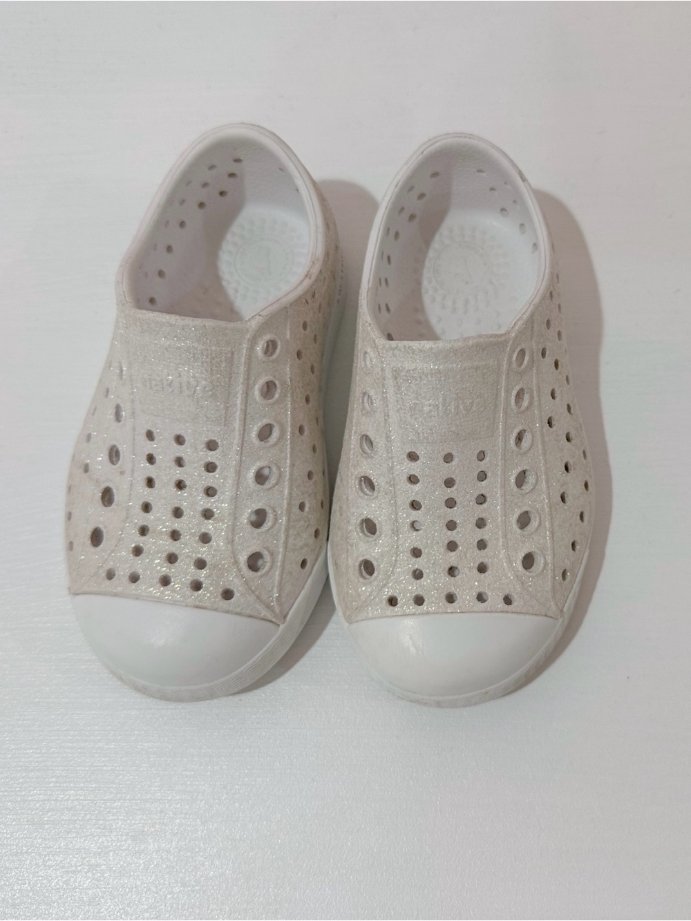 Native shoes Jefferson sneakers sparkly white size 6C VGUC